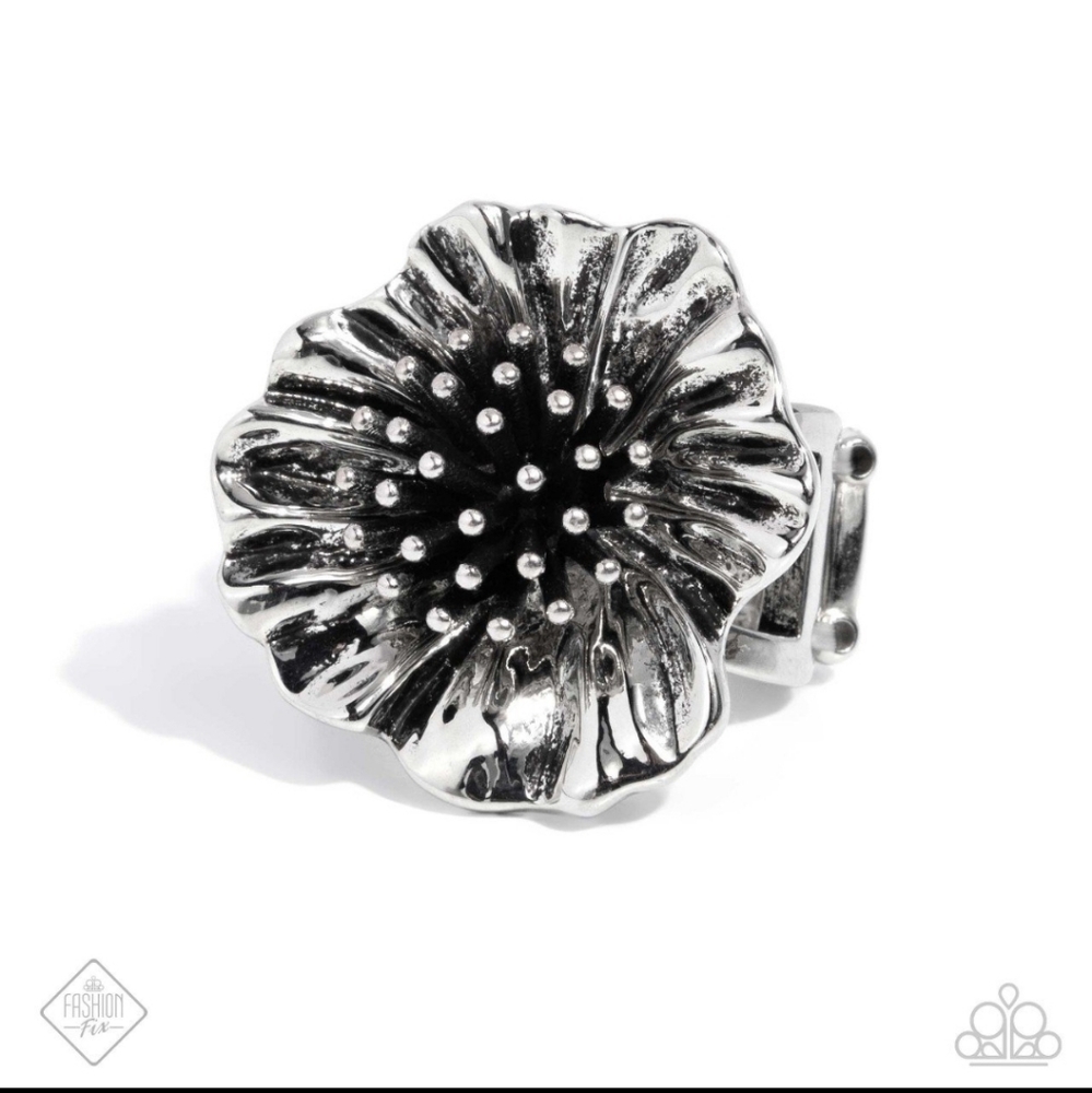 Antique Adornment Silver Ring Flower Fashion Jewelry Paparazzi